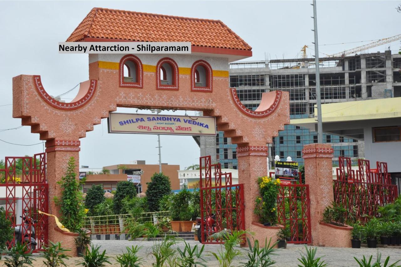 Oyo 10373 Apartment The Icon Homes Hyderabad Luaran gambar