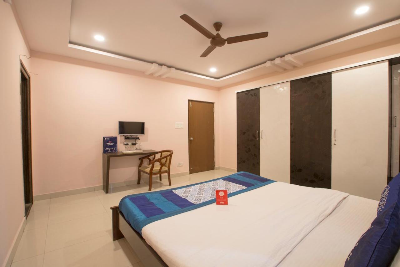 Oyo 10373 Apartment The Icon Homes Hyderabad Luaran gambar