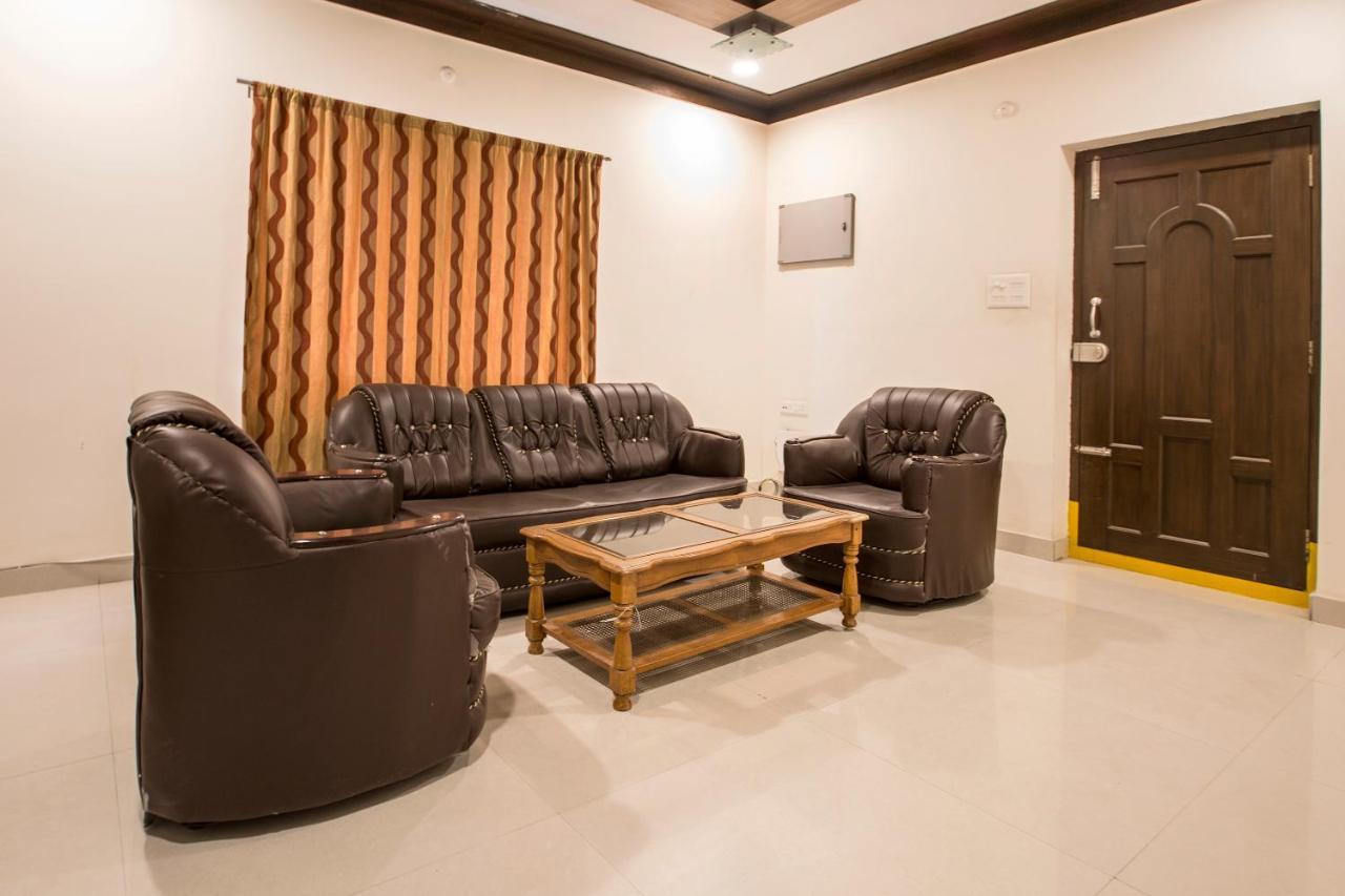 Oyo 10373 Apartment The Icon Homes Hyderabad Luaran gambar